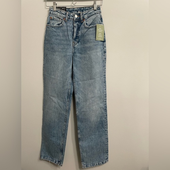 NWT H&M 90’s Straight Jeans - Picture 3 of 6